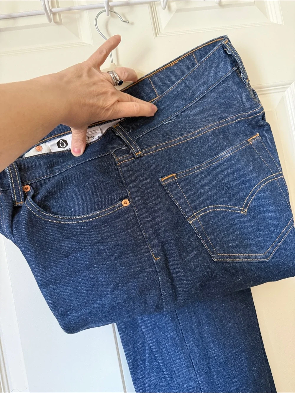 Levi’s 501 Men's Dark Indigo shrink to fit Straight-Leg Jeans, 33x34”